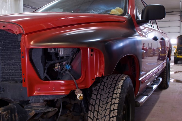 La exposición grave a los isocianatos puede cuasar asma en los trabajadores de unt aller de pintura de autos, e incluso a veces la muerte.