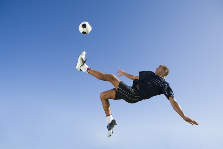 Aunque no es un deporte de contacto, los jugadores de fútbol a menudo sufren lesiones en el pie.