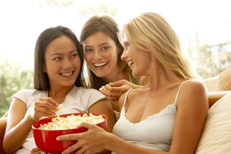 Las palomitas de maíz caseras son mucho más sanas que las del cine.
