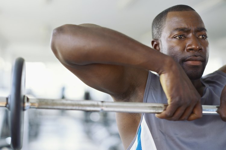 El entrenamiento de peso para endomorfos requiere mucho tiempo en el gimnasio.