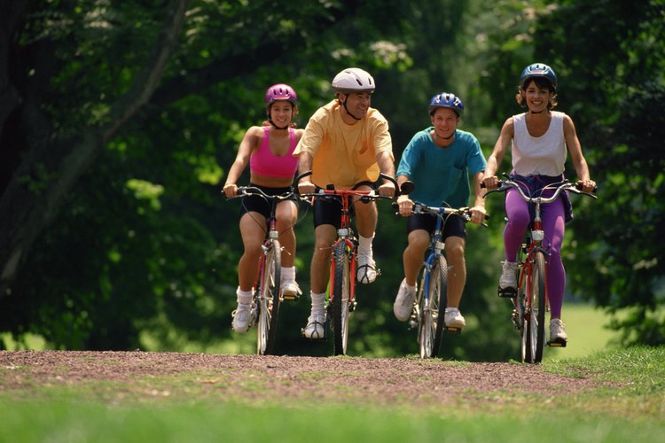 Al utilizar la bicicleta para hacer ejercicio te ayuda a quemar calorías.