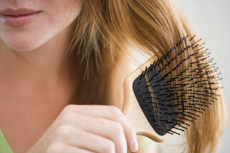 Los acondicionadores pueden desenredar y darle cuerpo a tu cabello.