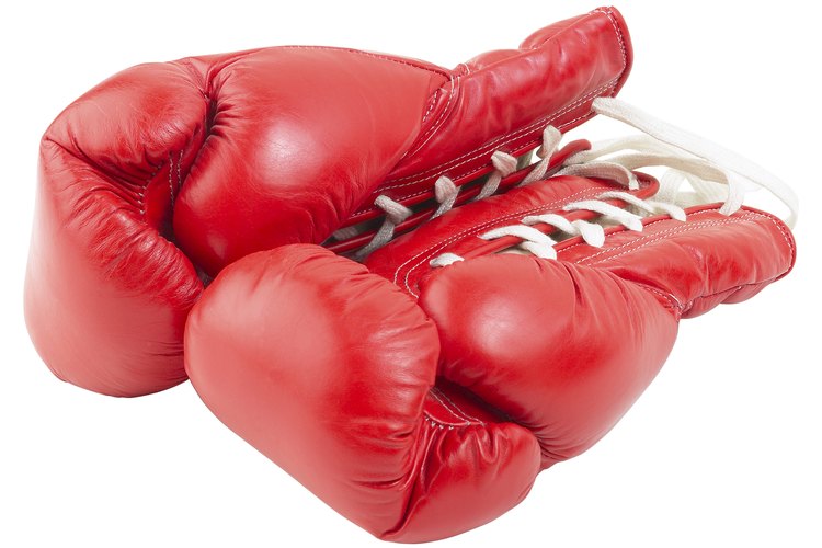 Los guantes de boxeo pueden desarrollar un olor si no se limpian correctamente después de cada entrenamiento.