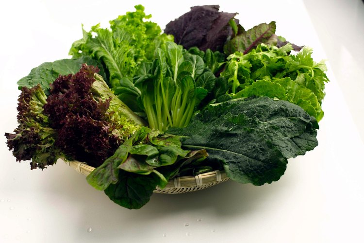 El dolor de estómago después de comer lechuga puede deberse a la intoxicación.