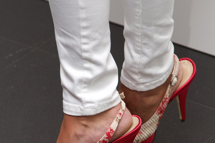 Los zapatos con talonera que te quedan grandes son incómodos y dificultan tu caminata.