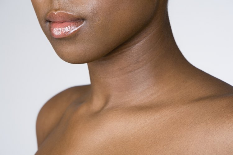 El nombre común para la clavícula es el de hueso del cuello.