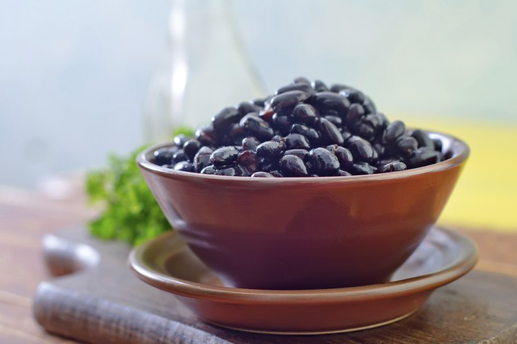 Los frijoles negros son bajos en calcio.
