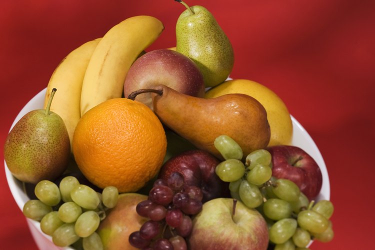 La mayoría de las frutas son altas en fibras.