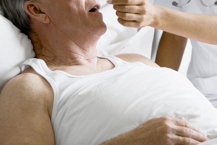 Un hombre enfermo en el hospital.