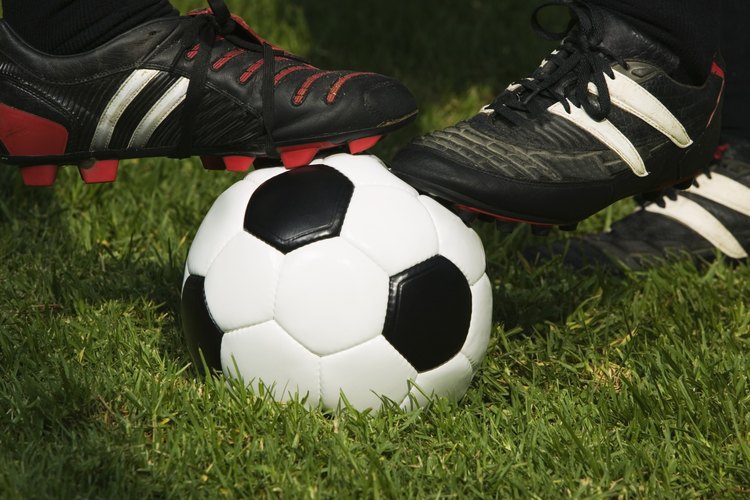 Retener la posesión del balón es una parte importante de ser un lateral izquierdo.