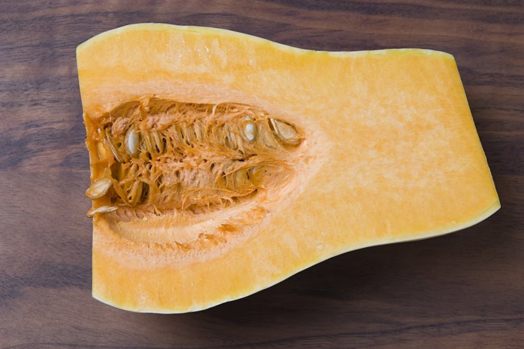 La tonalidad intensa amarillo-naranja de su carne sugiere que la calabaza es una rica fuente de vitamina A.