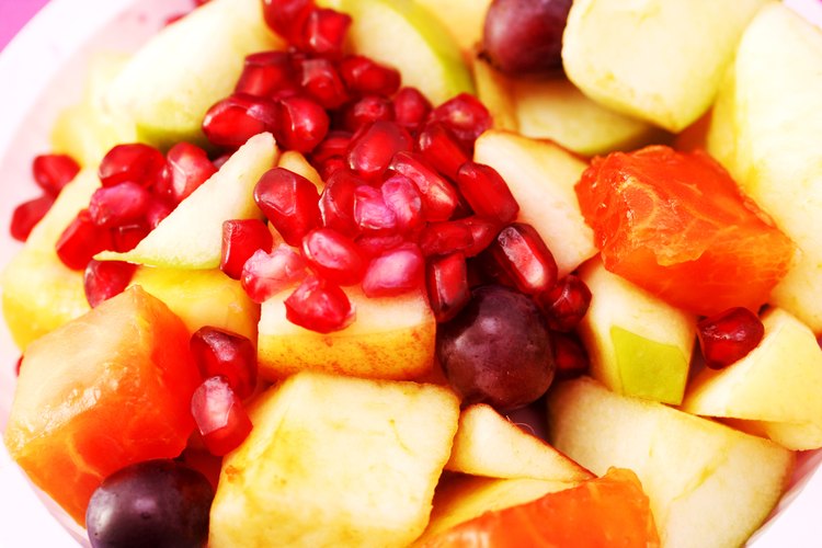 Opciones de bocadillos que querrás considerar son una ensalada de fruta.