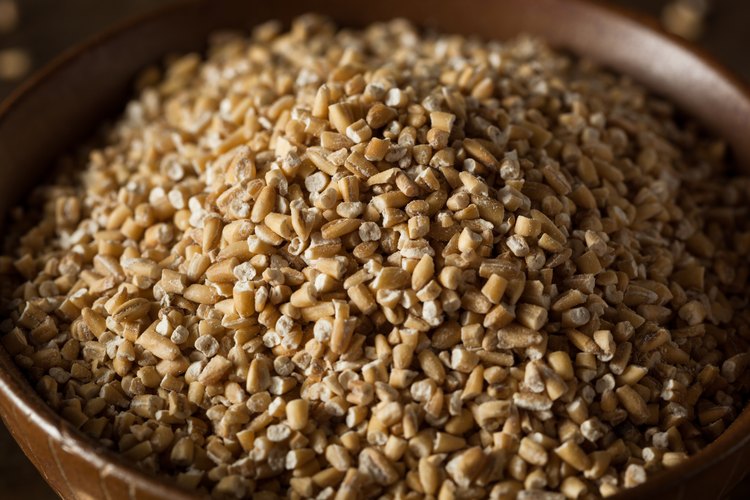 La avena corte de acero es tan fácil de preparar como la instantánea.