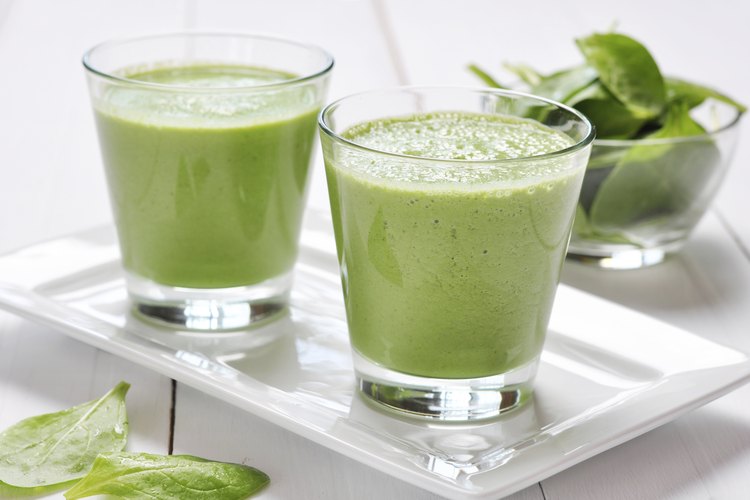 Los batidos verdes pueden ayudarte a perder peso si puedes reducir las calorías diarias.