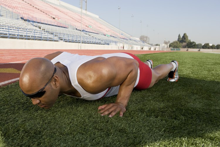 Las flexiones de brazos (pushups) fortalecen y endurecen los músculos de tu pecho.