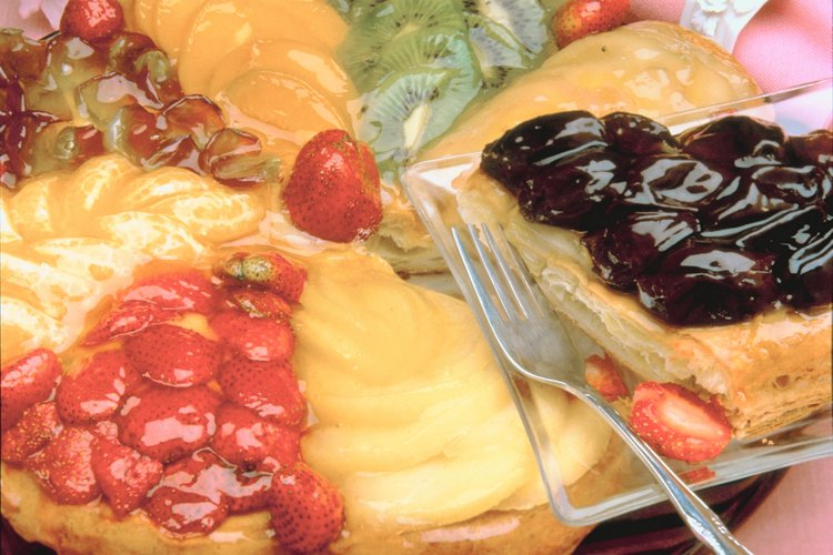 El azúcar en los alimentos dulces puede alterar el equilibrio natural de tu cuerpo, causando sed.