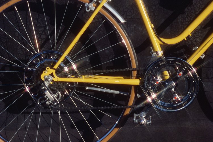 Con el tiempo, tendrás que desarmar la manivela y pedales y volver a armar la bici de nuevo.