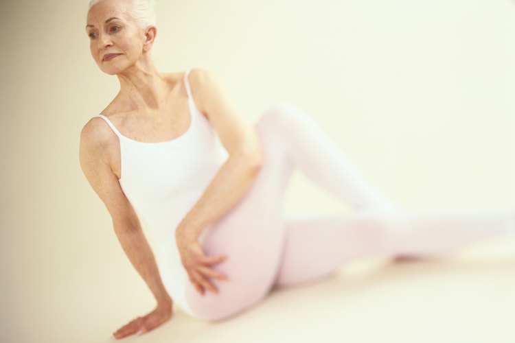 Un giro espinal como este es beneficioso para mantener la flexibilidad de la espalda después de un viaje al gimnasio.