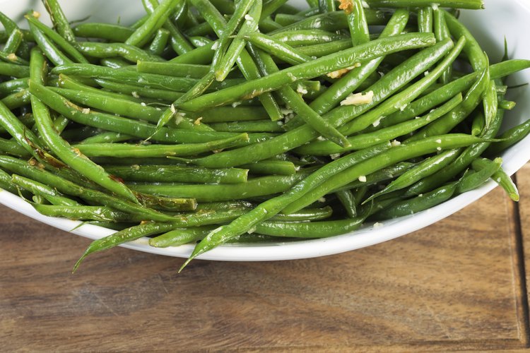 Los seres humanos obtienen la glucosa de la amilosa almacenada en los vegetales.