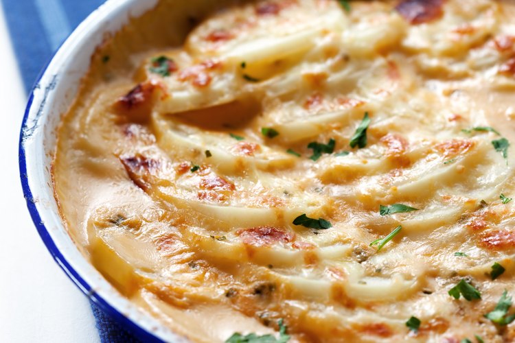 scalloped-potatoes-vs-au-gratin-potatoes-what-s-the-difference-the