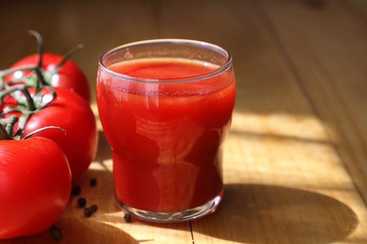 How to Convert Tomato Sauce to Tomato Juice LEAFtv