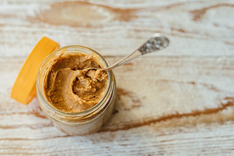 How Does Peanut Butter Remove Gum From Hair? LEAFtv