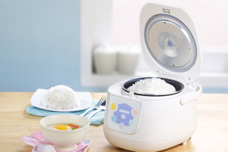 how-much-water-for-three-cups-of-rice-in-a-rice-cooker-leaftv