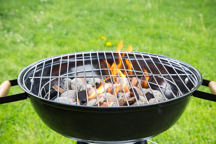 how-to-light-a-charcoal-grill-without-a-chimney-starter-leaftv