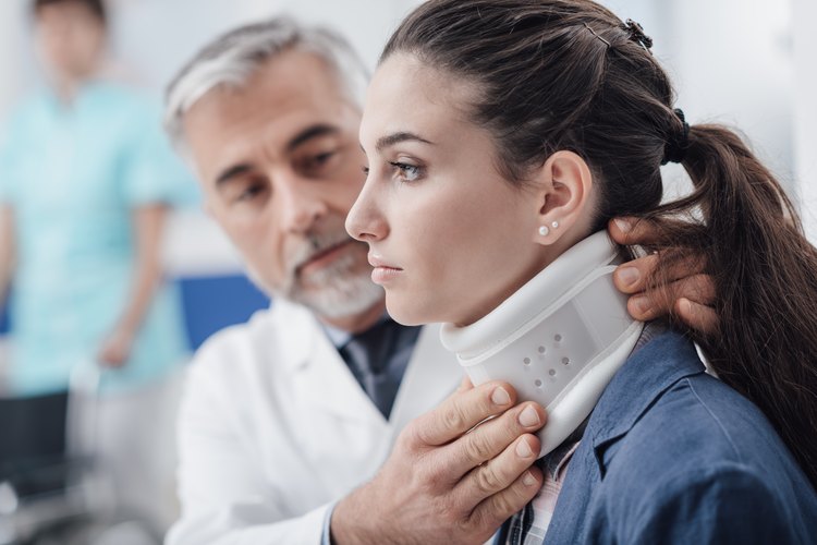 how-to-sleep-with-a-cervical-collar-leaftv