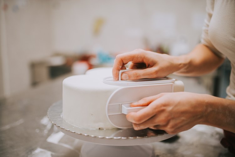 How to Cut Fondant with a Cricut: 10 Steps (with Pictures)