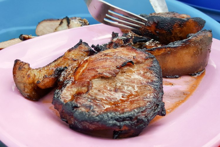 Baked Thin Cut Pork Chops | LEAFtv