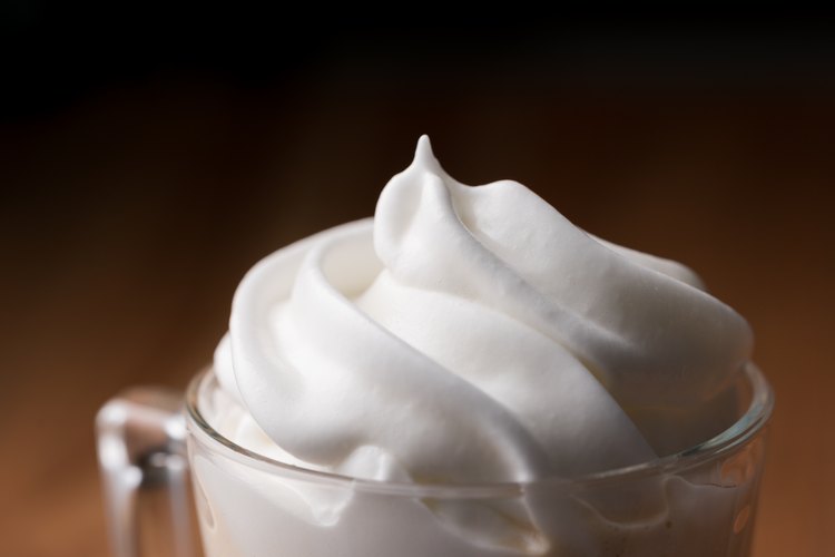 How To Prevent Whipped Cream Frosting From Melting Leaftv