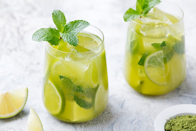 How to Make Iced Green Tea LEAFtv