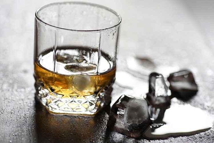 bourbon vs whiskey vs canadian bourbon vs whiskey vs canadian