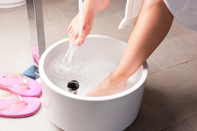 Does Soaking Feet In Baking Soda Help Toenail Fungus