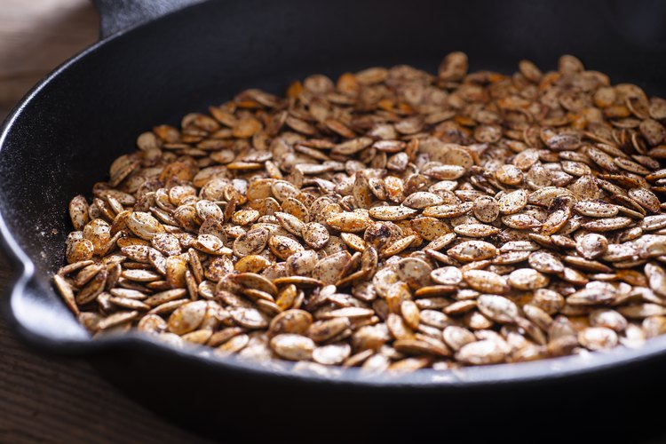 How Long Should You Soak Pumpkin Seeds in Water? | LEAFtv