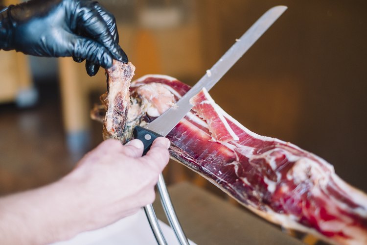 How to Clean Goat Meat | LEAFtv