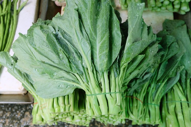 How to Cook the Bitterness Out of Collard Greens - LEAFtv