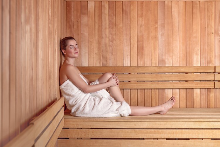 Here's Exactly How Long You Should Stay In A Sauna Or Steam Room So You  Don't Overdo It | LEAFtv