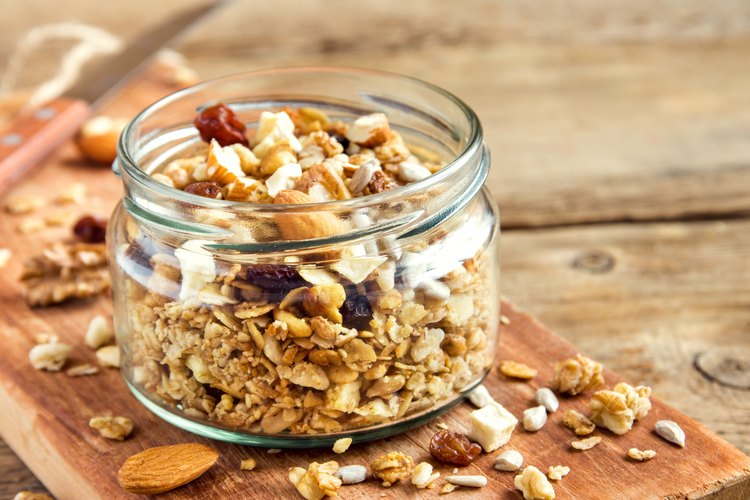 How to Make Granola for Diabetics | LEAFtv