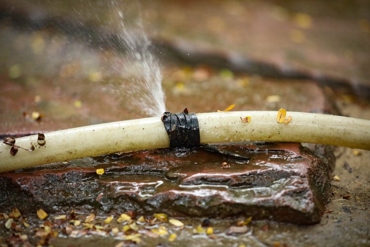 ¿Cuánto debo esperar para volver a encender el agua luego de haber pegado un tubo de CPVC?