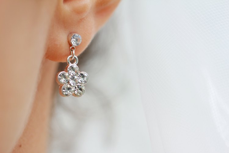 Pierced earrings to clip on sale on