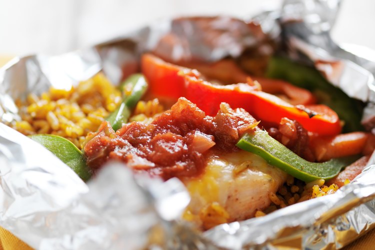 how-to-keep-food-hot-in-a-cooler-leaftv