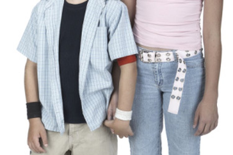 El abuso sexual entre hermanos es cualquier forma de abuso sexual que sucede entre hermanos.