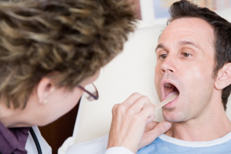 El brote de herpes produce ampollas en las áreas afectadas.