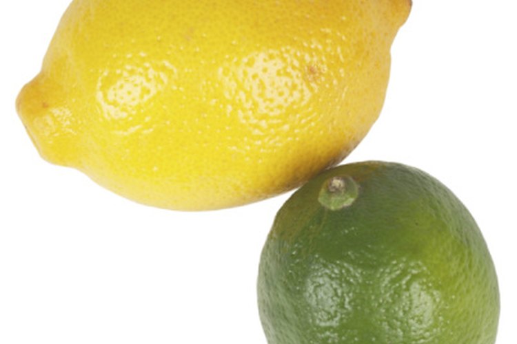 Los limones y las limas contienen ácido cítrico.