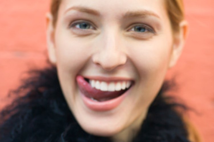 how-to-pull-up-your-lips-for-a-wider-smile-leaftv