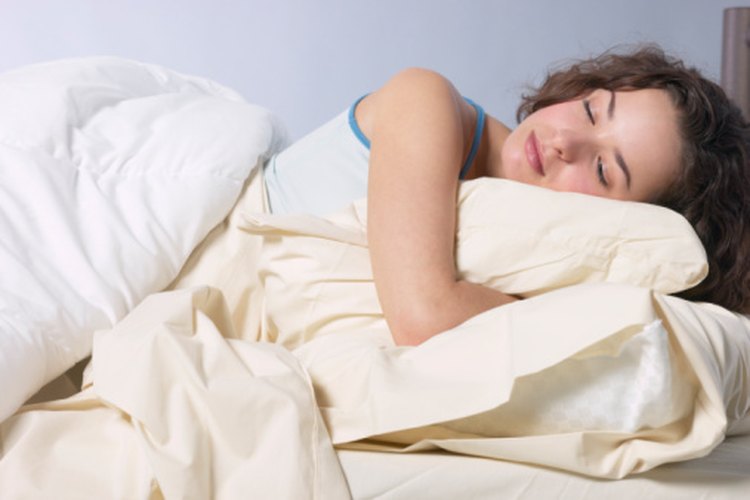 La melatonina ayuda a dormir.