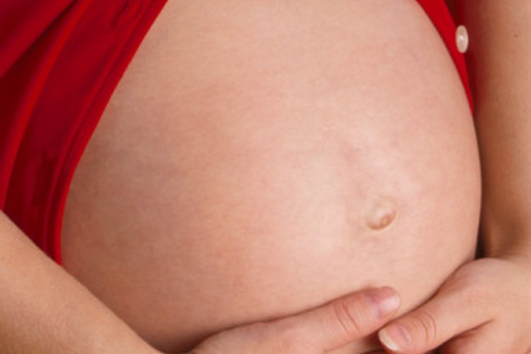 Los moldes deciduales causan dolores abdominales extensos y hemorragias.