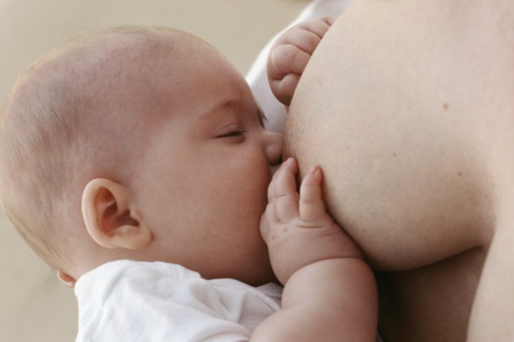 La ingesta de vitamina C de una madre lactante no debería afectar a su bebé.
